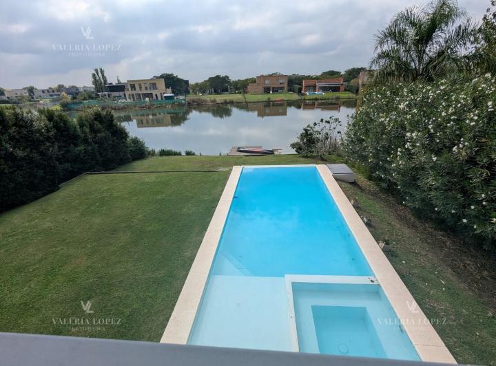 Casa · 250m² · 7 Ambientes