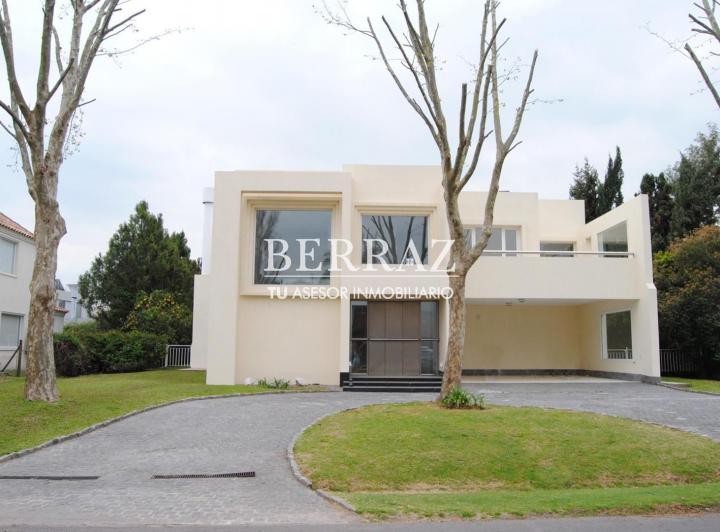 Casa · 431m² · 5 Ambientes · 2 Cocheras