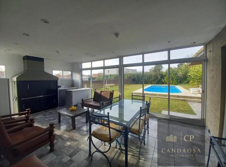 Casa · 175m² · 5 Ambientes · 3 Cocheras