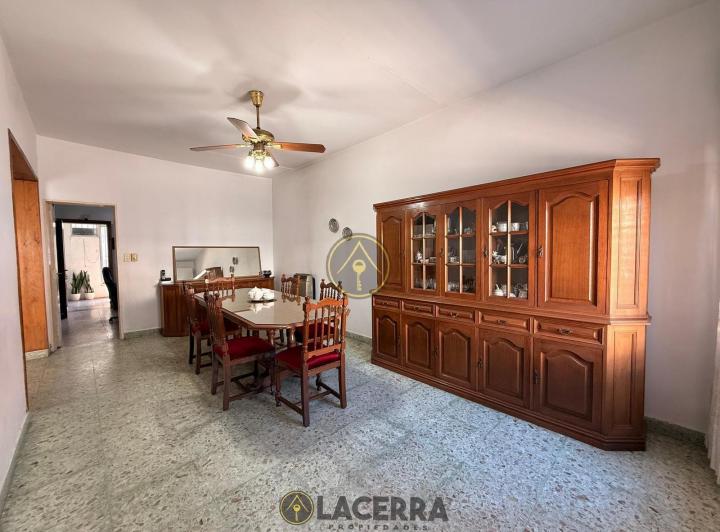 Casa · 160m² · 7 Ambientes
