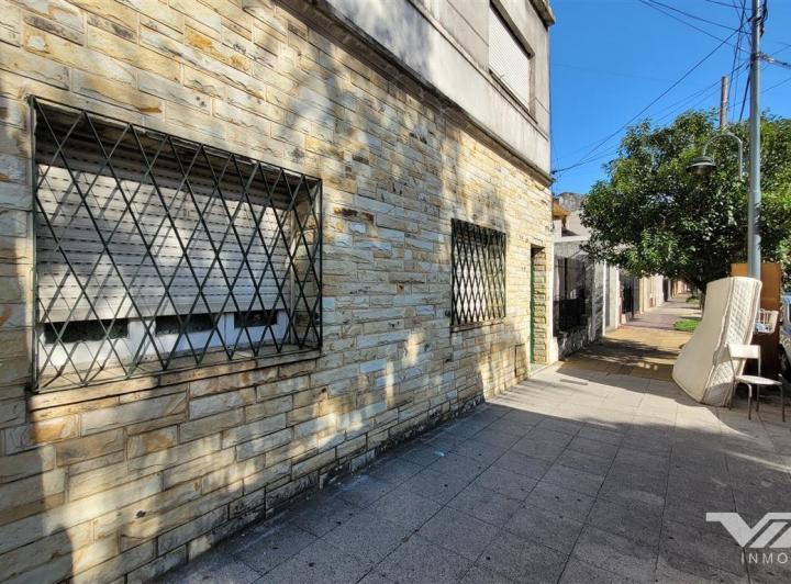 Casa · 180m² · 8 Ambientes