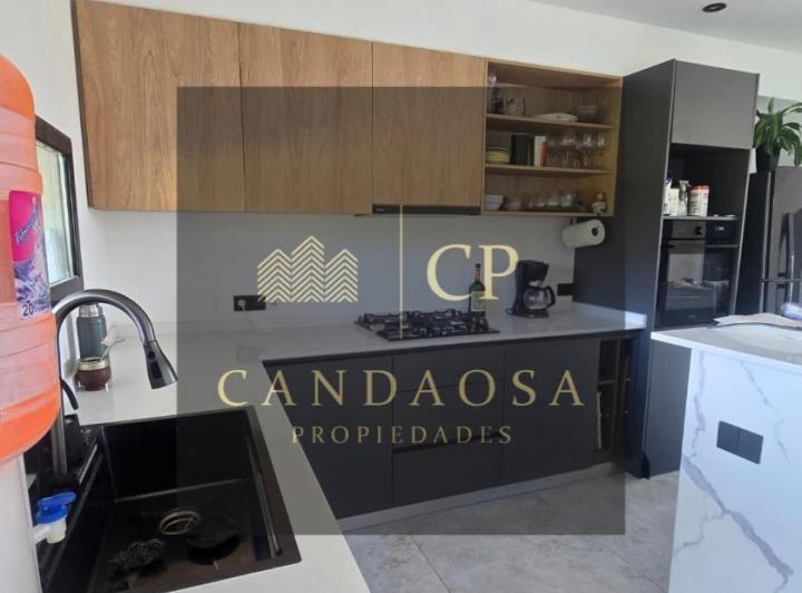 Casa · 258m² · 6 Ambientes · 2 Cocheras
