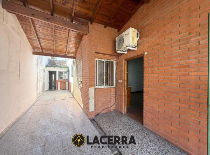 Casa · 121m² · 5 Ambientes · 2 Cocheras