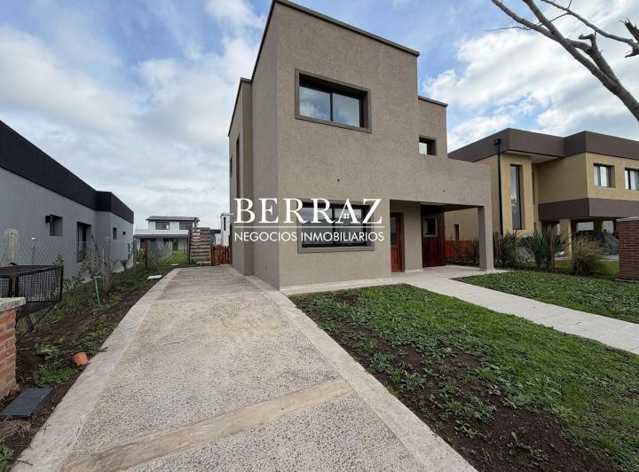Casa · 197m² · 6 Ambientes · 3 Cocheras