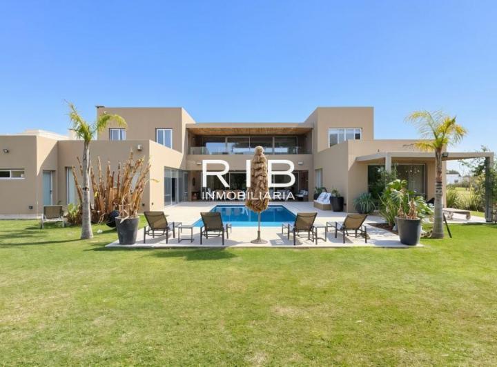 Casa · 508m² · 5 Ambientes · 2 Cocheras