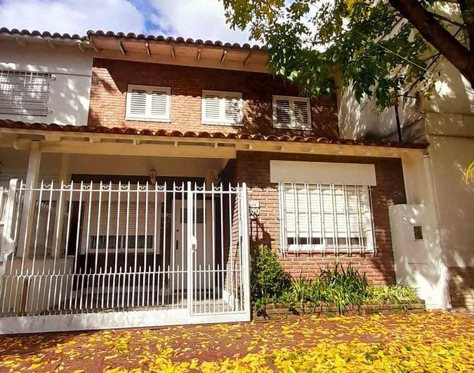 Casa · 106m² · 5 Ambientes · 1 Cochera