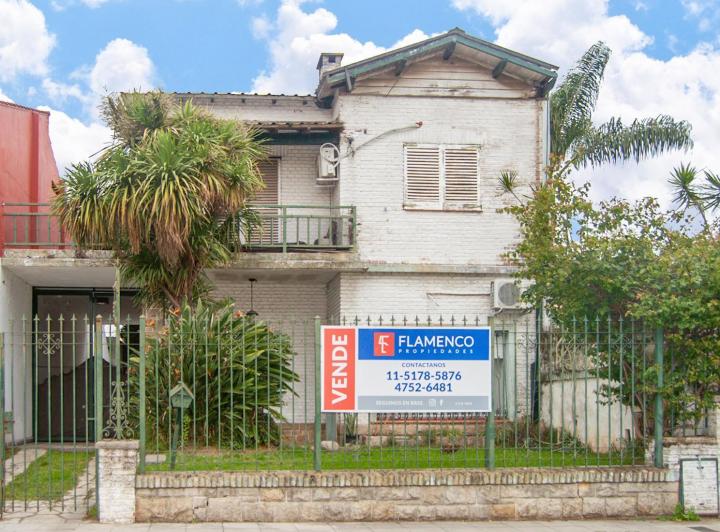 Casa · 180m² · 6 Ambientes · 1 Cochera