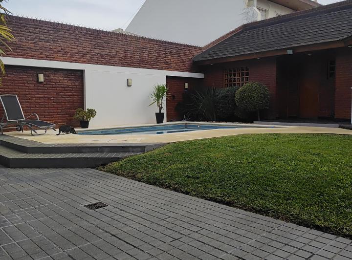 Casa · 350m² · 7 Ambientes · 3 Cocheras
