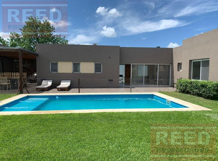 Casa · 160m² · 5 Ambientes · 1 Cochera