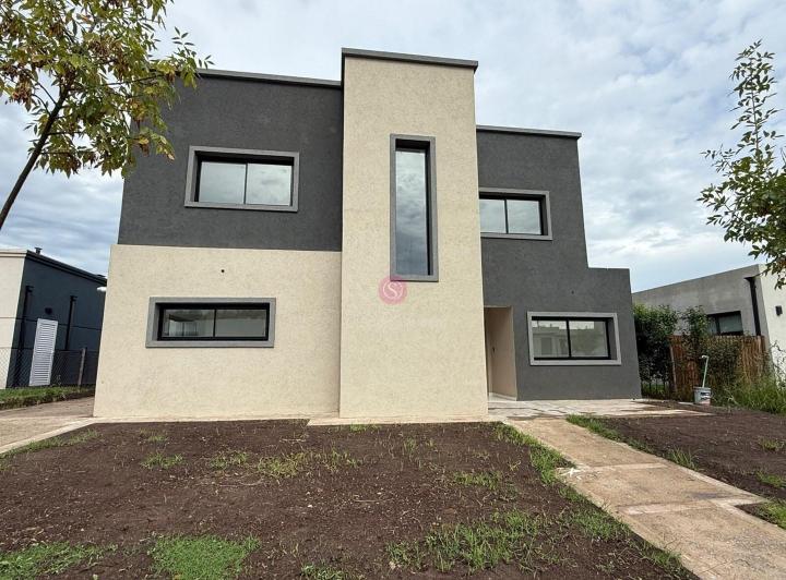 Casa · 210m² · 6 Ambientes