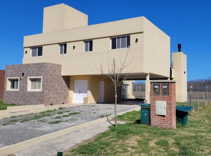 Casa · 175m² · 5 Ambientes · 2 Cocheras