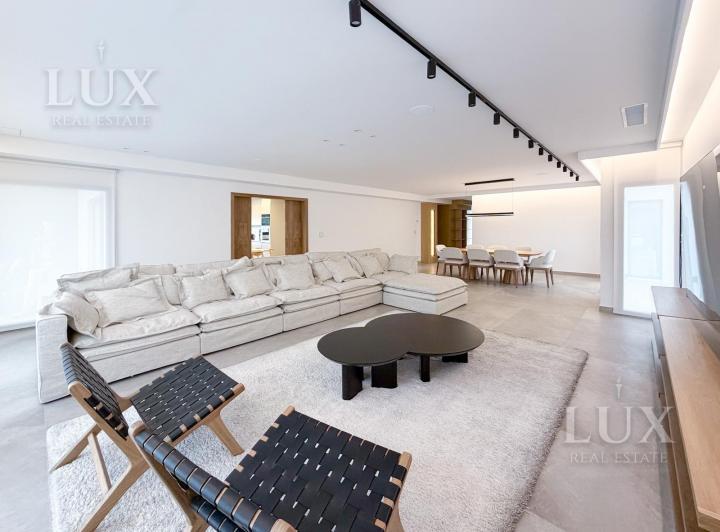 Casa · 504m² · 6 Ambientes · 6 Cocheras