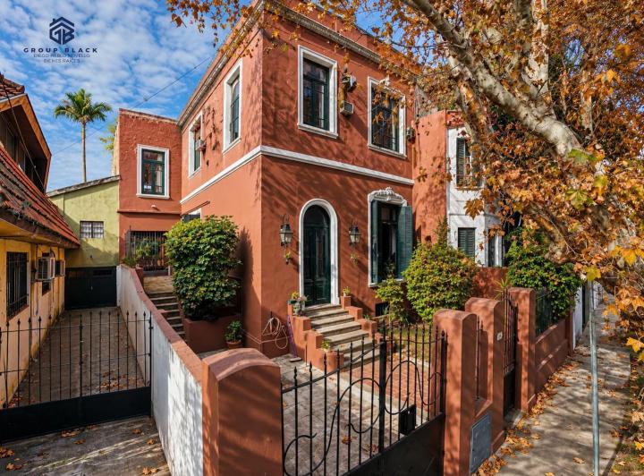 Casa · 264m² · 6 Ambientes · 1 Cochera