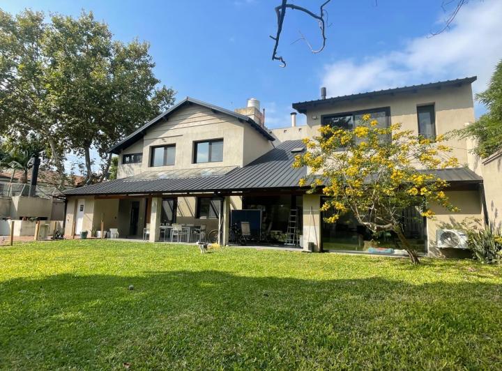 Casa · 364m² · 5 Ambientes · 1 Cochera