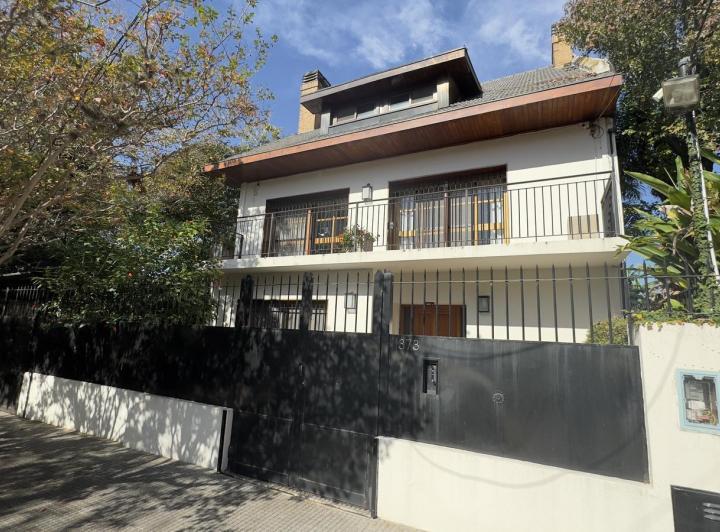 Casa · 550m² · 7 Ambientes · 3 Cocheras