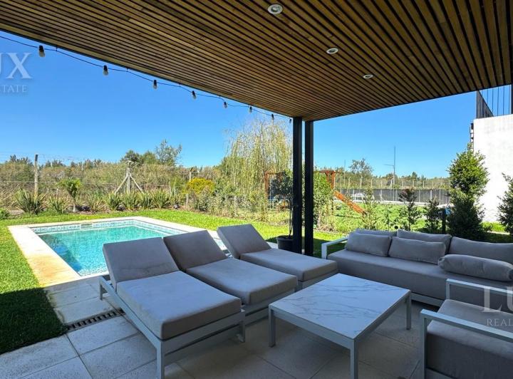 Casa · 202m² · 5 Ambientes · 1 Cochera