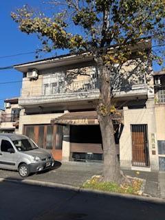 Casa · 383m² · 6 Ambientes · 1 Cochera