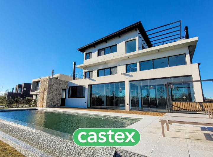 Casa · 491m² · 8 Ambientes · 12 Cocheras