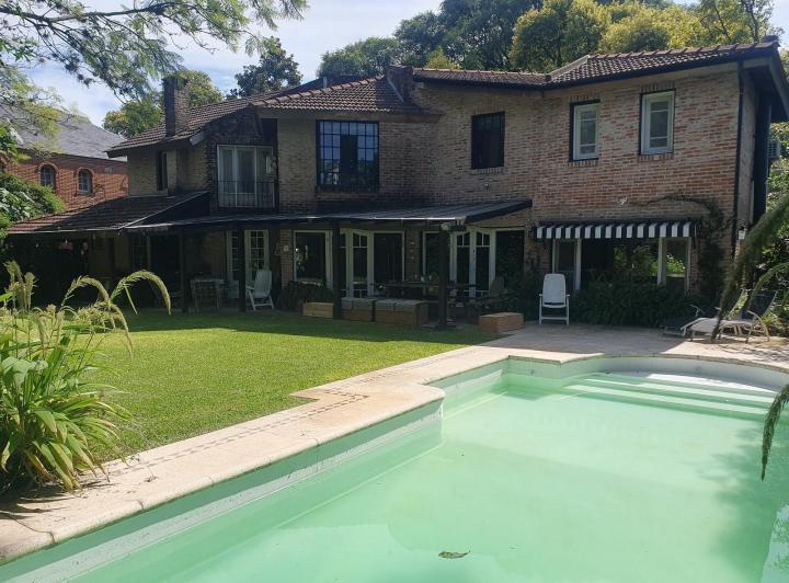 Casa · 265m² · 5 Ambientes · 5 Cocheras