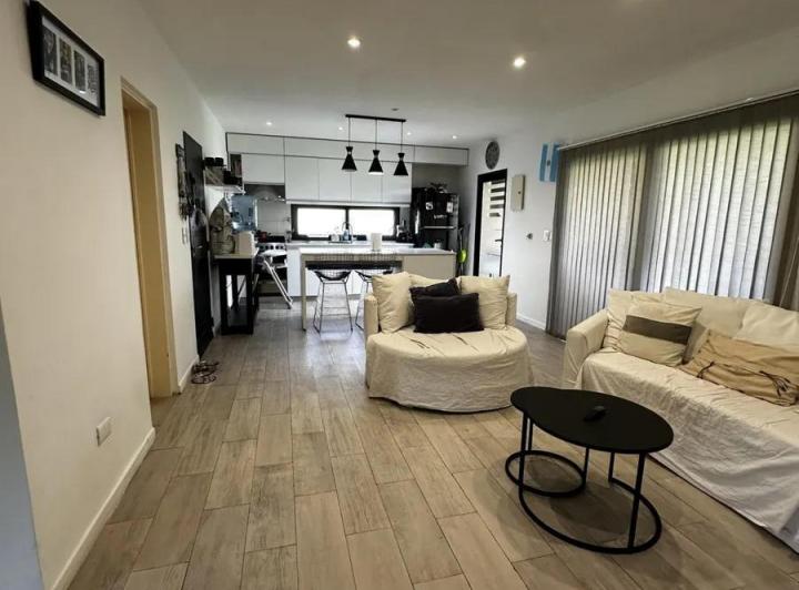 Casa · 170m² · 5 Ambientes · 2 Cocheras