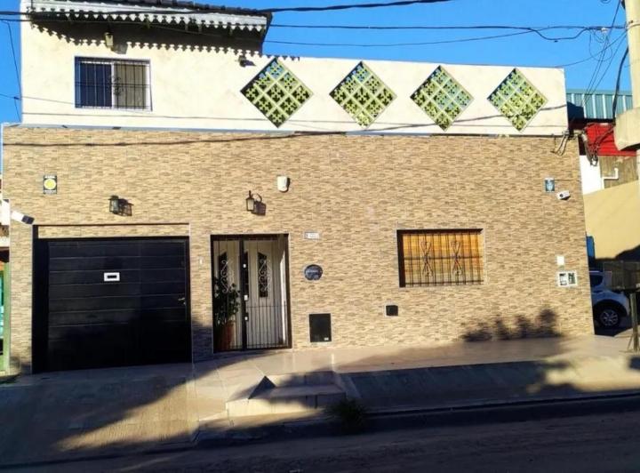 Casa · 124m² · 8 Ambientes