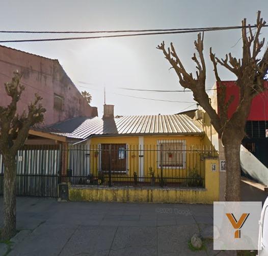 Casa · 200m² · 5 Ambientes · 1 Cochera