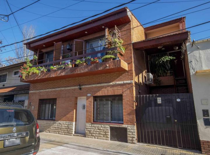 Casa · 187m² · 6 Ambientes · 1 Cochera