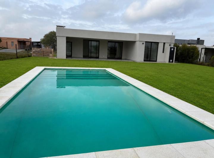 Casa · 188m² · 5 Ambientes · 2 Cocheras