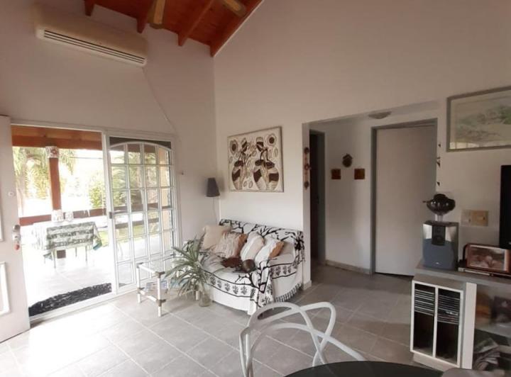 Casa · 200m² · 6 Ambientes