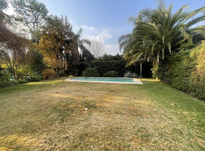 Casa · 320m² · 9 Ambientes · 2 Cocheras