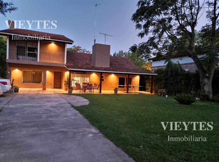Casa · 238m² · 4 Dormitorios