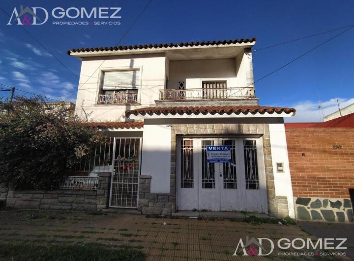 Casa · 130m² · 6 Ambientes · 1 Cochera