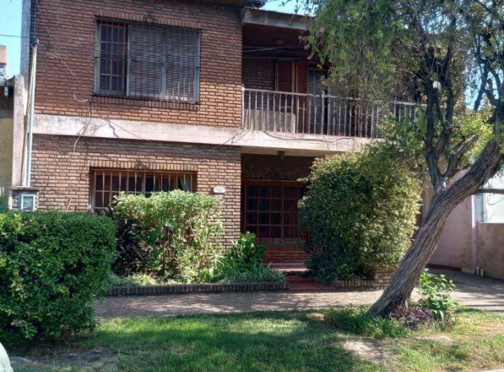 Casa · 200m² · 5 Ambientes