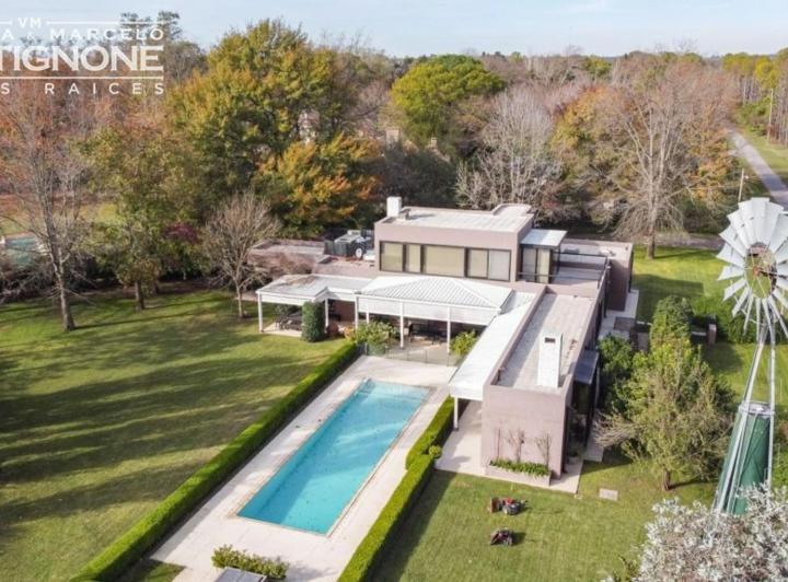 Casa · 477m² · 5 Ambientes · 2 Cocheras