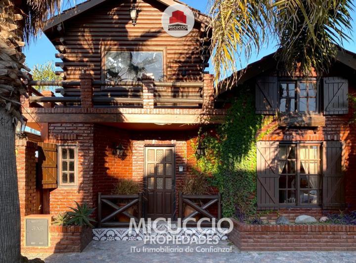 Casa · 100m² · 5 Ambientes · 1 Cochera