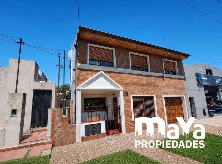 Casa · 205m² · 5 Ambientes · 2 Cocheras