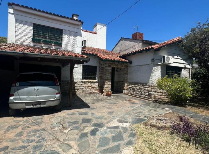 Casa · 280m² · 6 Ambientes