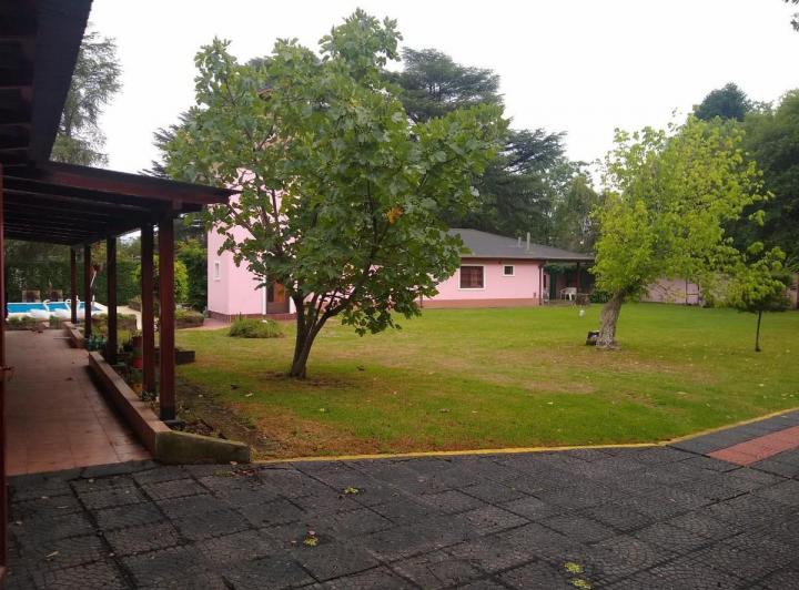 Casa · 320m² · 6 Ambientes · 1 Cochera