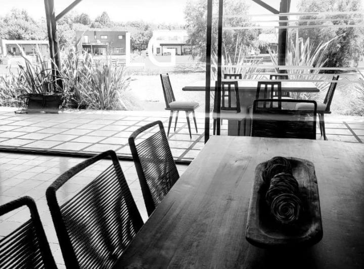 Casa · 184m² · 5 Ambientes · 6 Cocheras