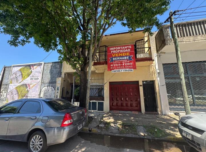 Casa · 280m² · 6 Ambientes · 1 Cochera