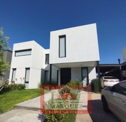 Casa · 197m² · 6 Ambientes · 1 Cochera