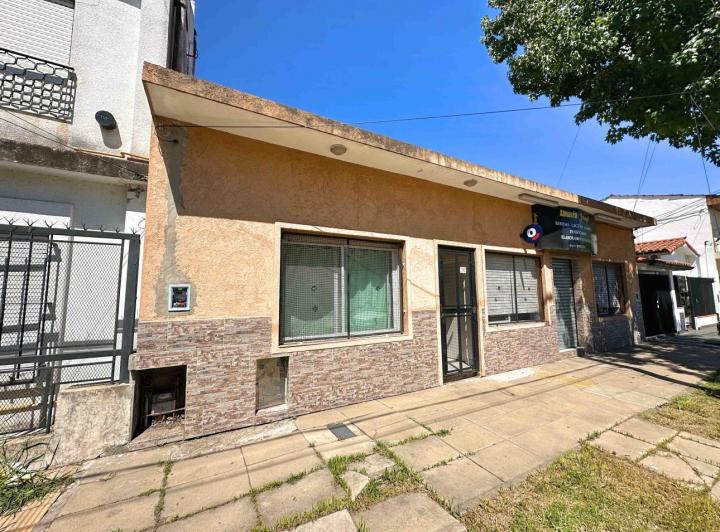 Casa · 160m² · 4 Ambientes · 2 Cocheras
