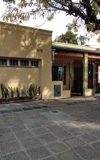 Casa · 160m² · 5 Ambientes · 1 Cochera