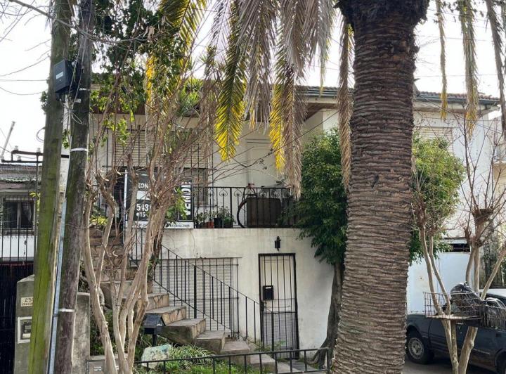 Casa · 160m² · 8 Ambientes · 1 Cochera