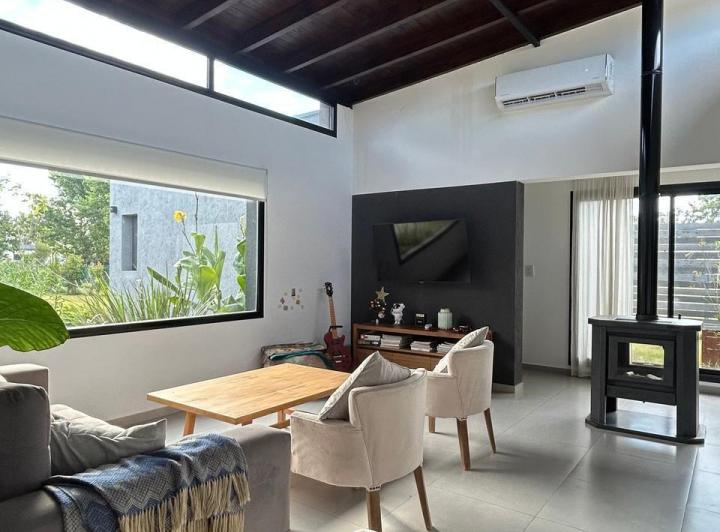 Casa · 185m² · 5 Ambientes · 2 Cocheras