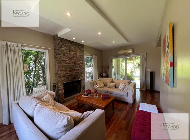 Casa · 220m² · 5 Ambientes