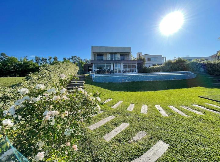 Casa · 445m² · 6 Ambientes