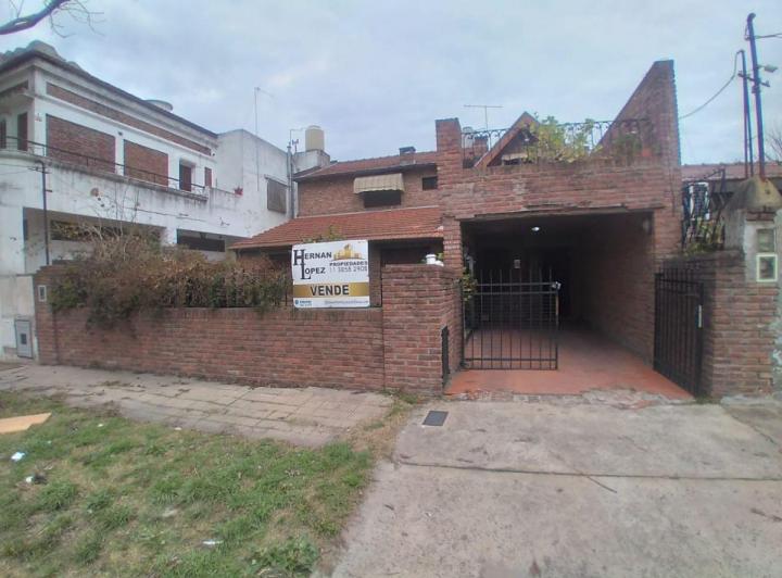 Casa · 250m² · 5 Ambientes · 1 Cochera