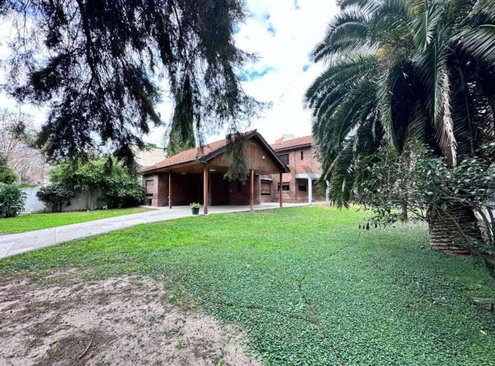 Casa · 1000m² · 5 Ambientes