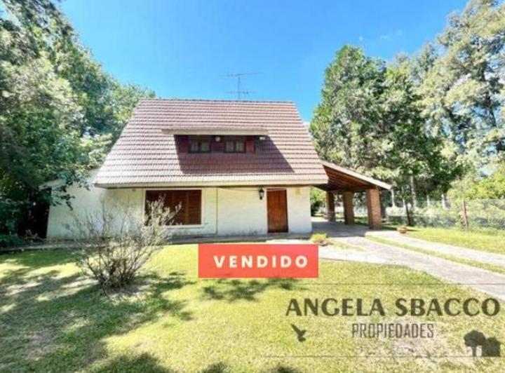 Casa · 200m² · 5 Ambientes · 1 Cochera